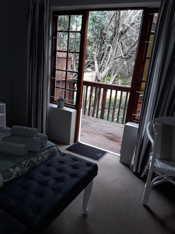 Guesthouse 80 On Main Knysna Esterno foto