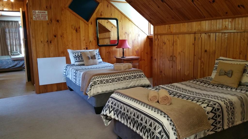 Guesthouse 80 On Main Knysna Esterno foto